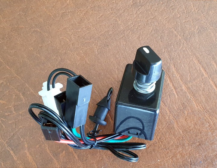 Termostat klimatizácie LADA NIVA 212148121100